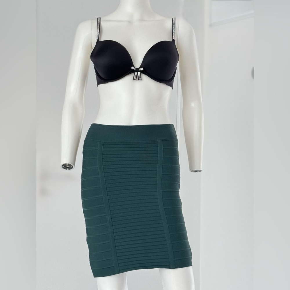 BCBG MaxAzria “Leger” Emerald Green Bandage Skirt Size S NWOT